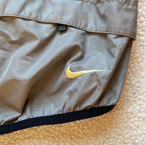 Vintage 90s Nike ACG Lightweight Embroidered Windbreaker - Picture 10 of 13
